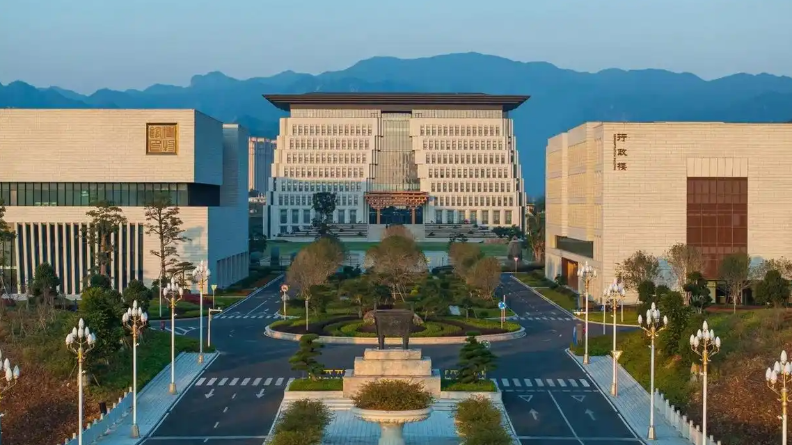 报考福耀科技大学考生：愿做小白鼠