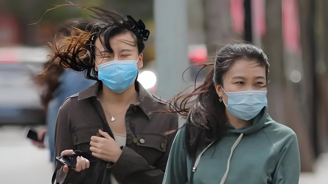 大范围冷空气来袭 多地气温剧烈下滑