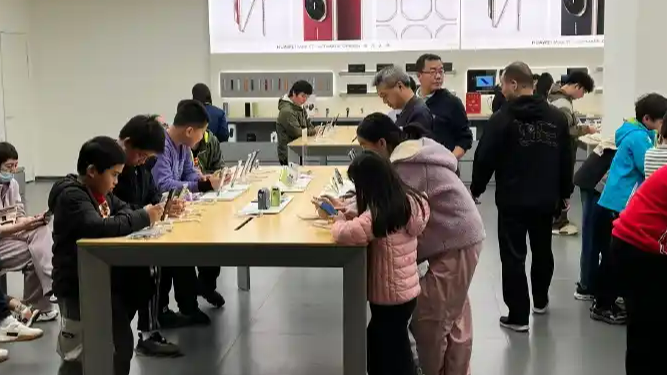 小孩哥用通缉令上证件号认证游戏