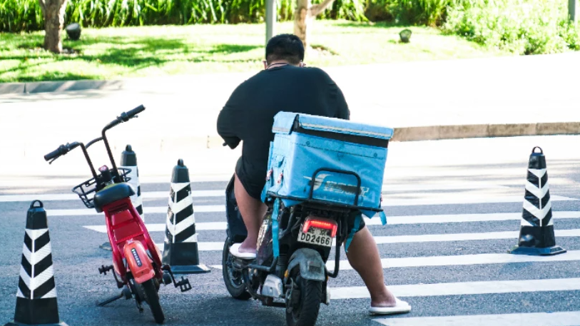 三大外卖平台：试点取消骑手超时罚款