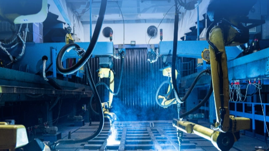 拔节生长 中国制造锻造更强筋骨