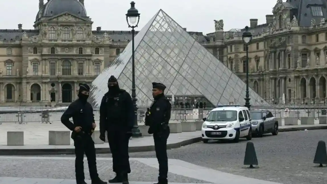 卢浮宫大劫案打碎了谁的幻想