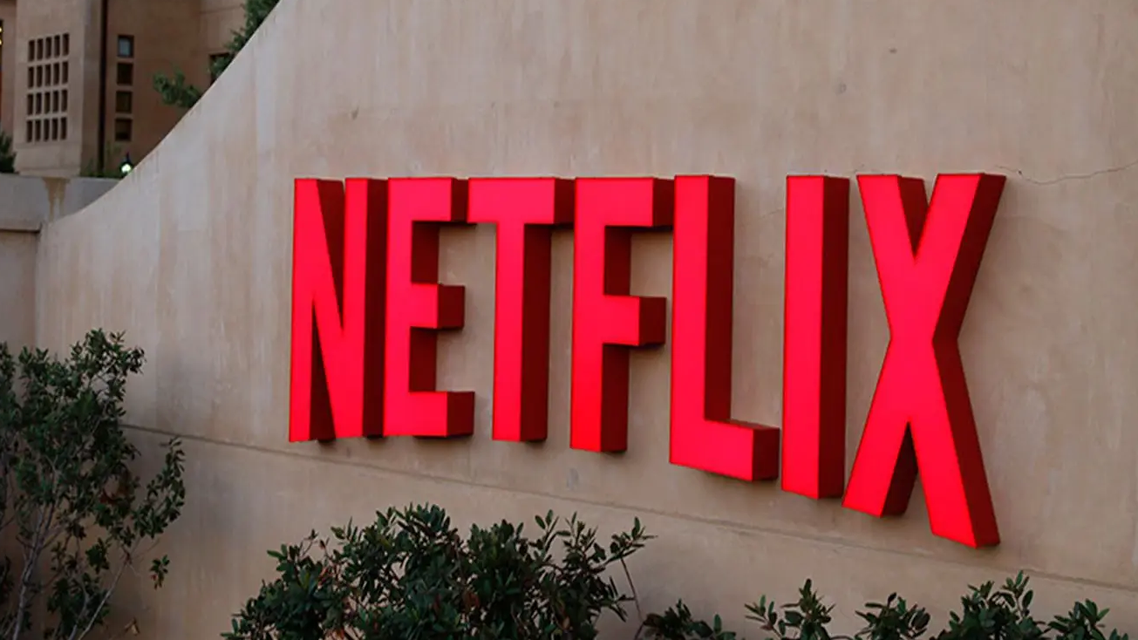 美股三大指数集体收跌 奈飞跌超10%