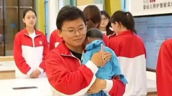 多所大学开设“带娃专业”