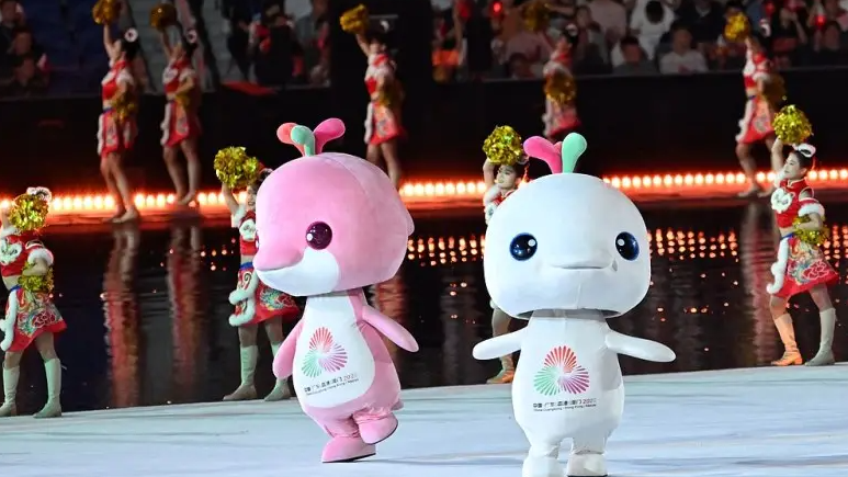 火过LABUBU的大湾鸡为啥成为顶流