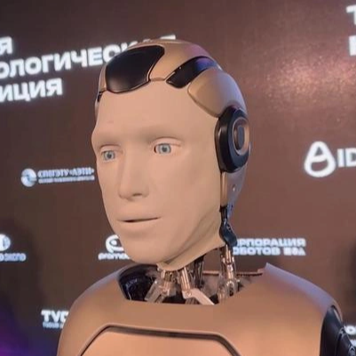 俄人形机器人摔倒 零部件散落在地