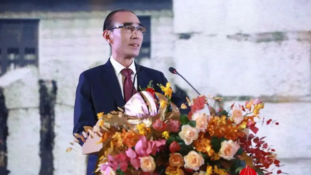 福建前首富交棒 80后女儿上位