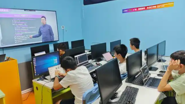 老人买3.9元编程课被劝分期付3198元