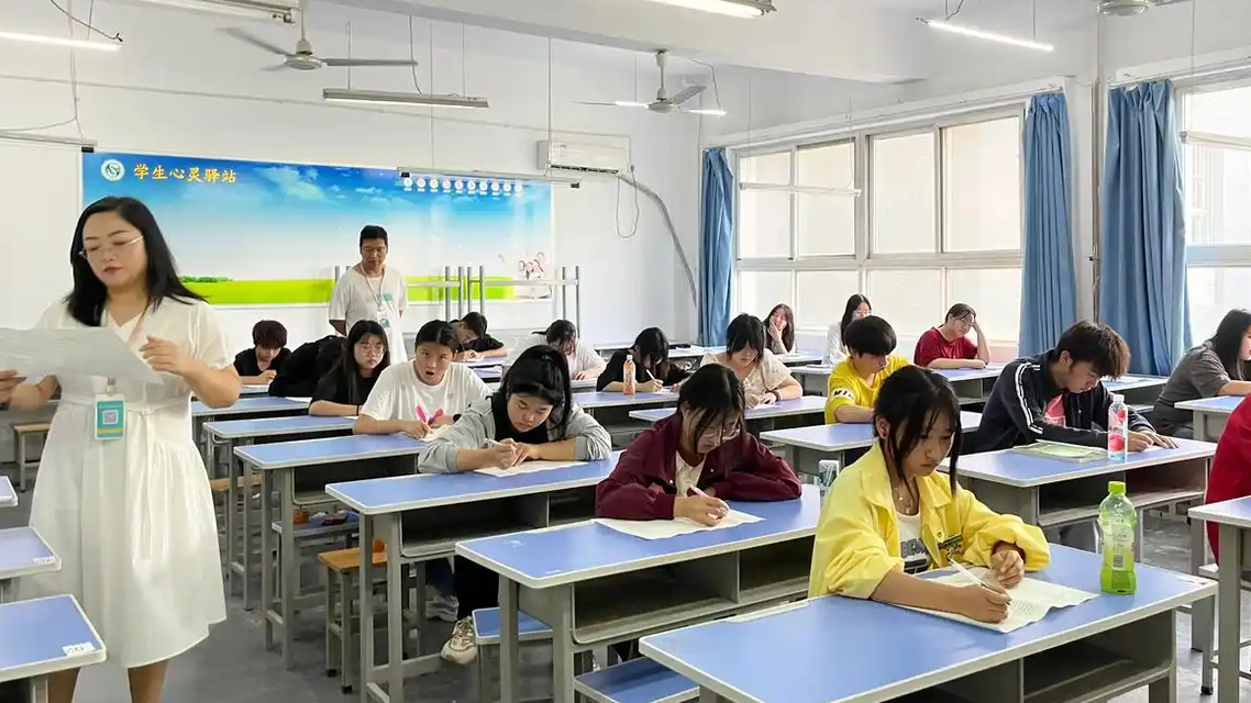 教育部：普通高中严格控制考试次数