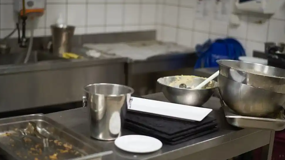 新规要求学校食堂监管严于其他单位