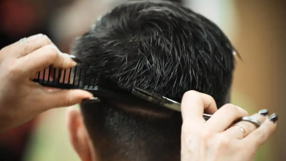 理发店推创始人剪发 单价6688元