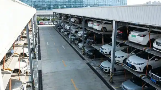 主持人指广州停车费贵 发改委回应