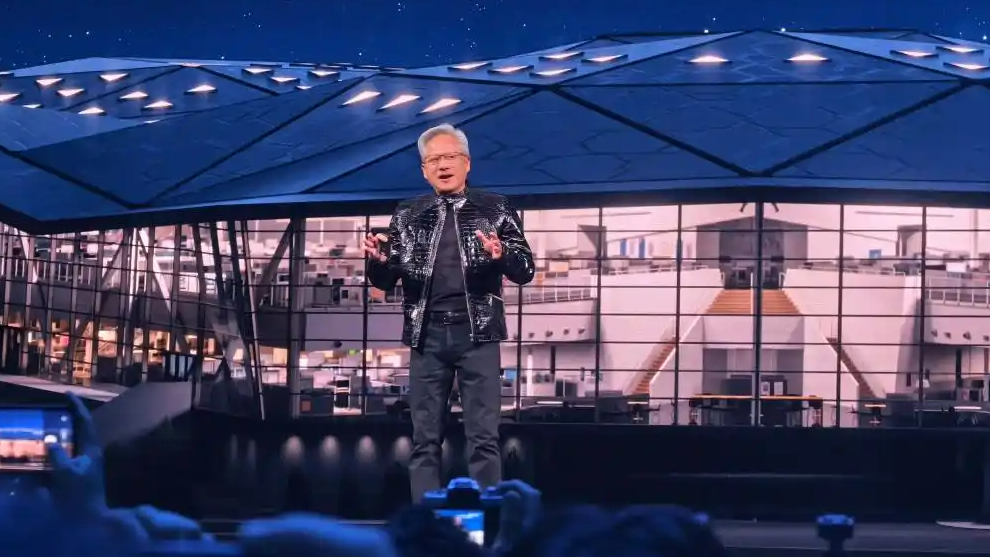 黄仁勋新年第一场演讲提了DeepSeek