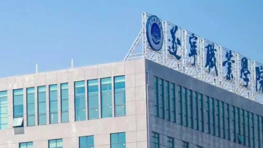 四川一大学生称学校要发成绩给家长