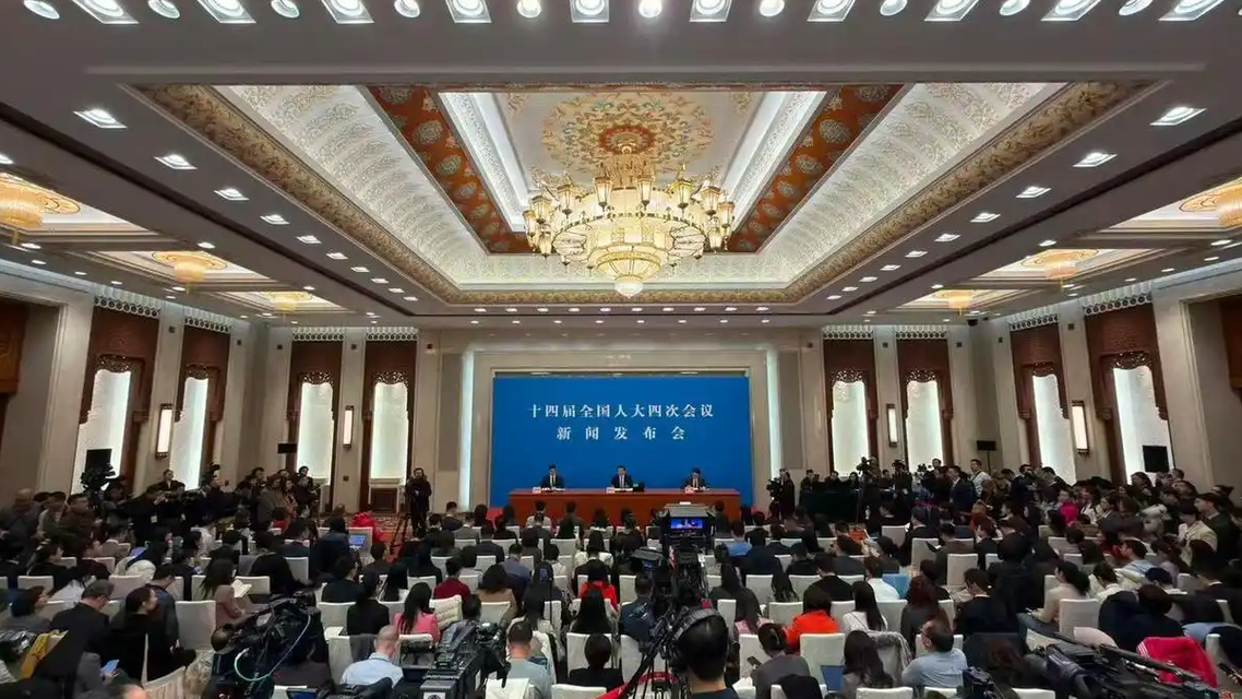 发言人提到“苏超”和《哪吒2》