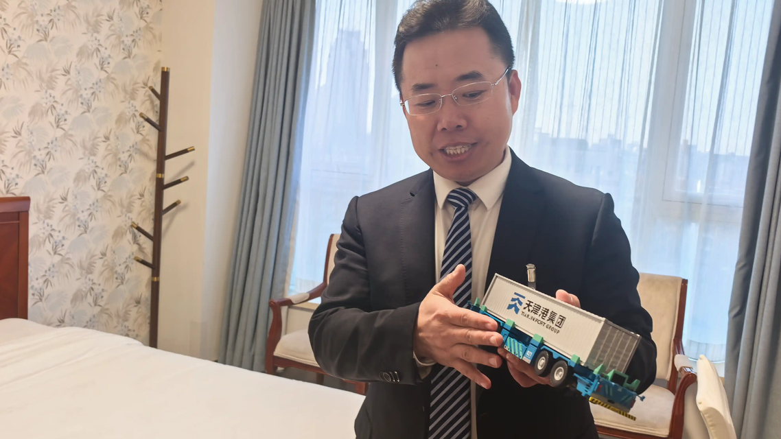 人大代表：希望机器人“徒弟”超越我