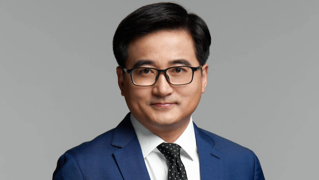 比亚迪李云飞回应闪充伤电池