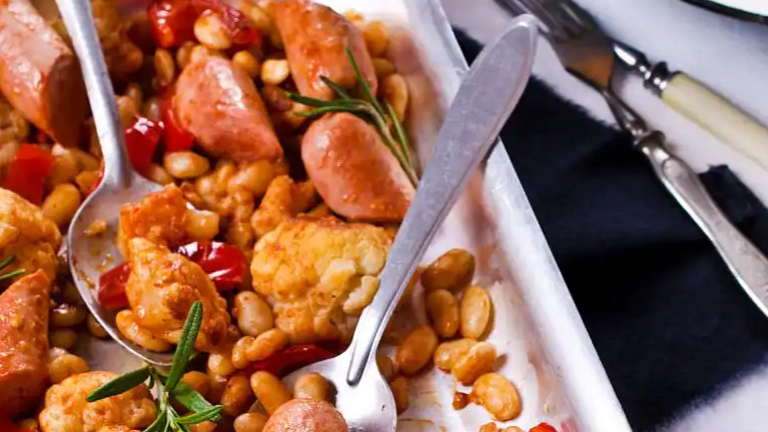 30平店面分出10家档口变“美食城”