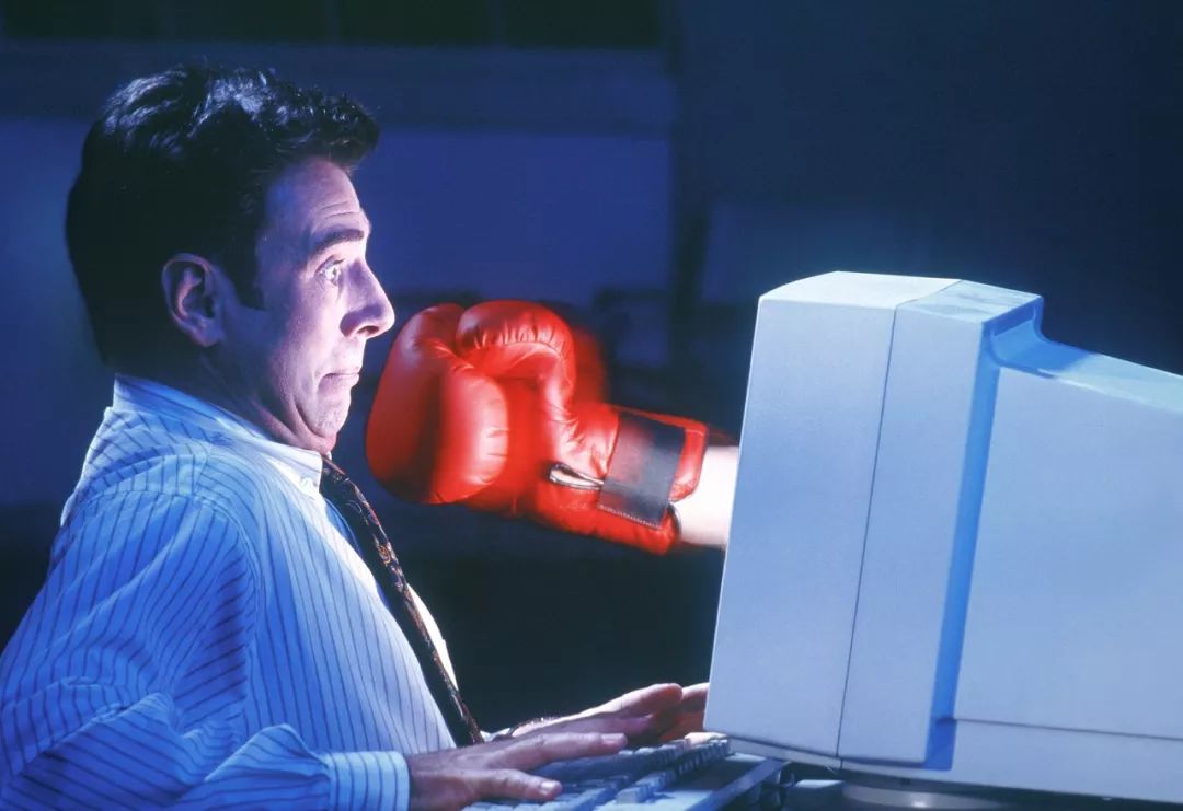 “专家人设”反而让 AI 变笨？研究实锤：一句“你是资深工程师”，代码准确率不升反降！