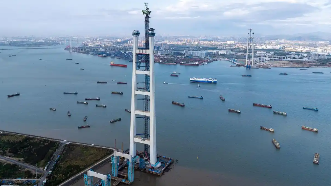 “巨无霸”上线 中国多领域重大突破