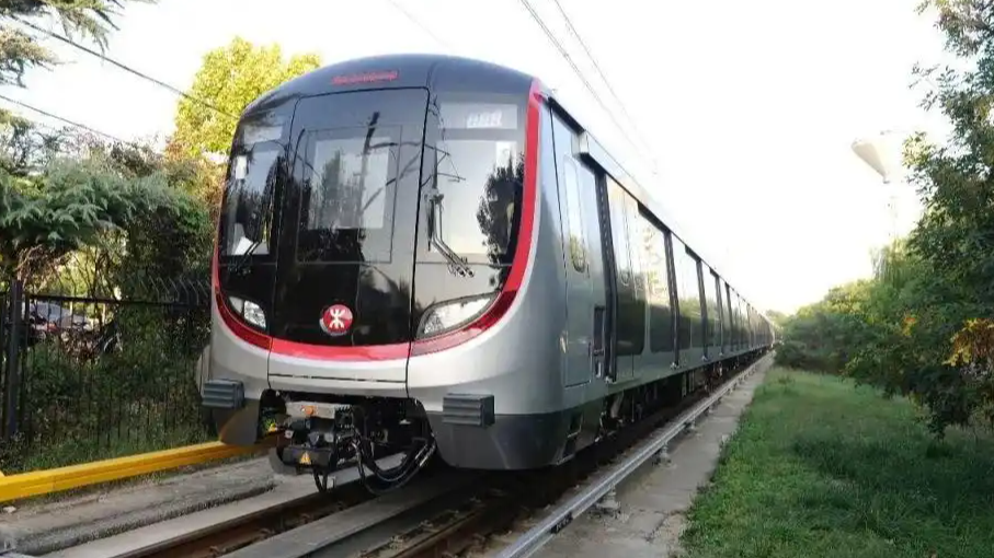 “为搭首班车 可以不睡觉！”