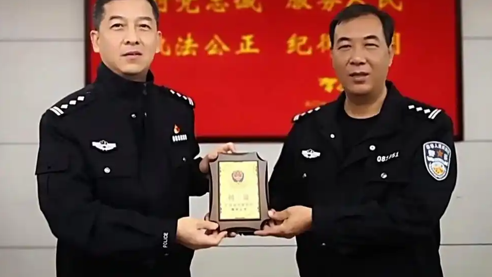 从警33年零出错 他是让物证说话的人