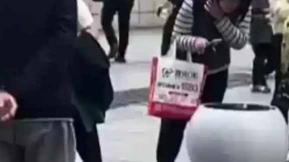 重庆街边石墩可免费充电