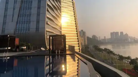 这里没有偏见 但请收起傲慢