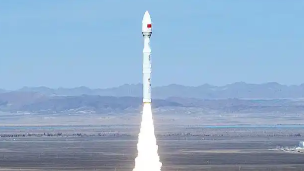 银行为啥争着“上天”