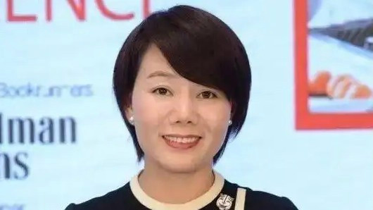 “最牛服务员”杨利娟回归海底捞