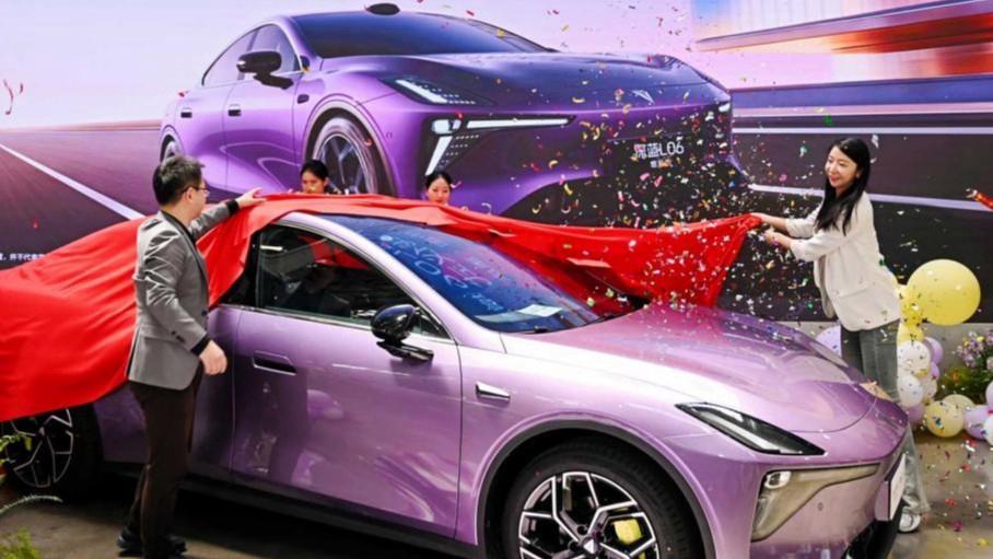 京东国民好车2.0首台车下线