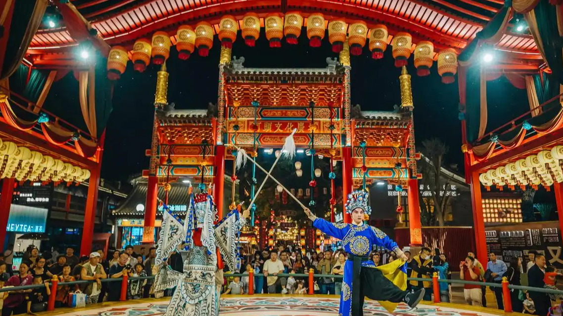 今年五一 小县城赢麻了