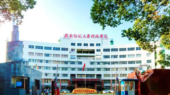 高校通报“学生邱某某发布虐猫影像”