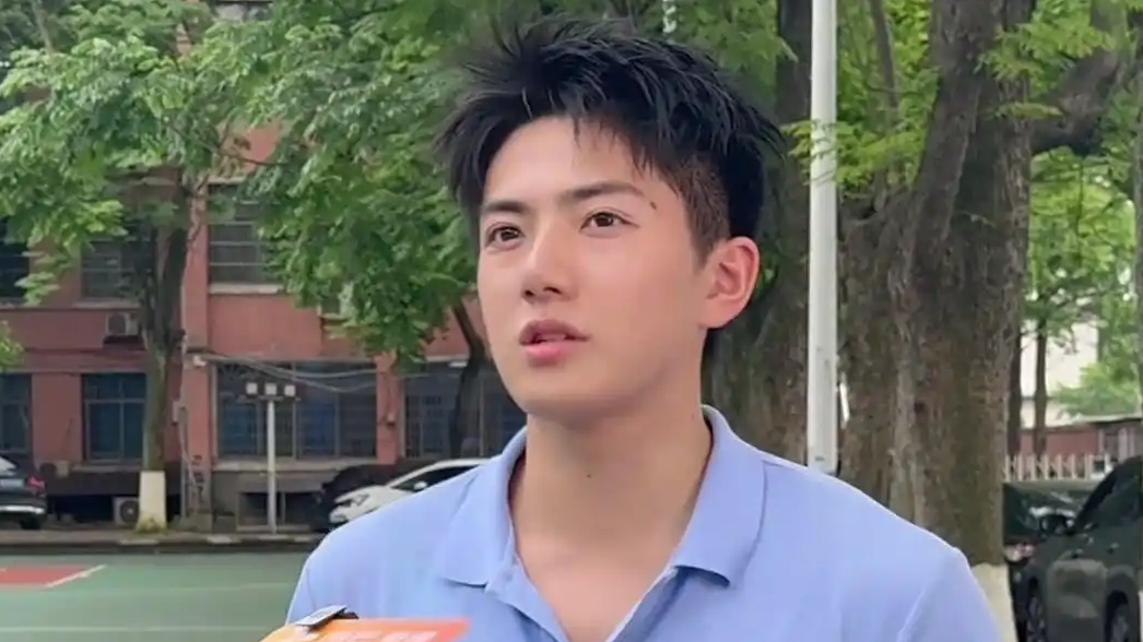 帅出圈的中南大学学长：我不是建模脸