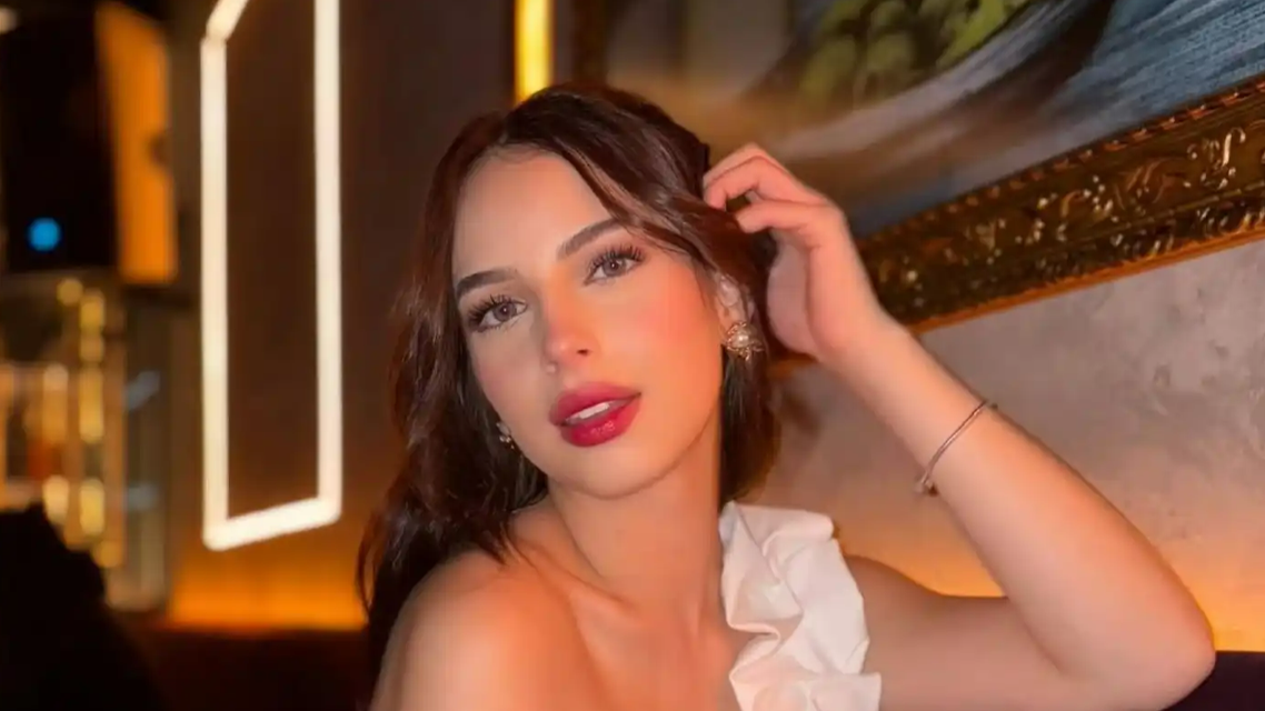 超模女球迷爆火后出镜 自证不是AI